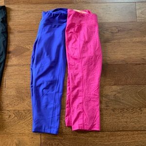 Two pack cropped workout leggings